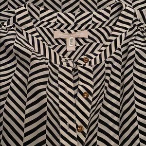 Banana Republic 100% silk sleeveless blouse sz S